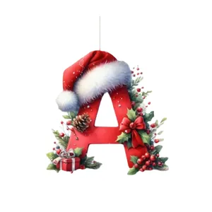 Adorno navideño letra A roja con gorro de Papá Noel y decoraciones