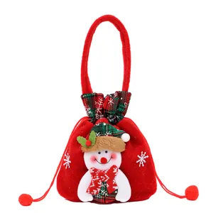Sac cadeau de Noël rouge avec bonhomme de neige 3D et cordon pour petits cadeaux