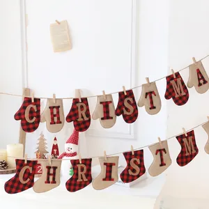 Bannière de Noël festive avec lettres en toile de jute et carreaux rouges