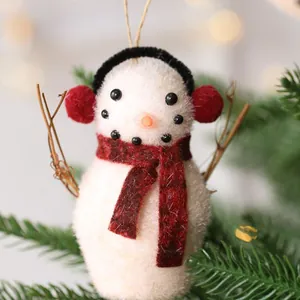 Ciondoli Natalizi in Peluche a Forma di Pupazzo di Neve Orso Scoiattolo in Schiuma Lavorati a Maglia Addobbi per Albero di Natale