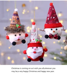 Set di tre simpatici ornamenti natalizi in peluche con Babbo Natale e pupazzo di neve