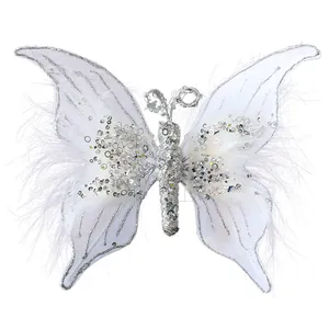 Eleganter weißer künstlicher Schmetterling mit silbernen Pailletten für Weihnachtsbaum