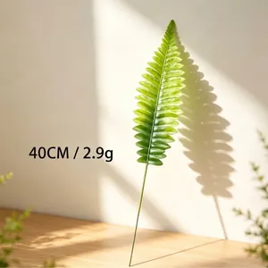 Branche de feuille de fougère artificielle verte pour la décoration et compositions 40cm et 2,9g