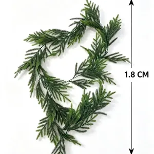 Ghirlanda di pino artificiale Norfolk verde per la decorazione di finestre natalizie