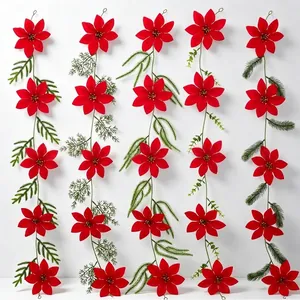 Ghirlanda di Poinsettia Artificiale di Natale Fiore Rosso Vite di Aghi di Pino Verde per Decorazione Domestica della Festa di Vacanza Appendere a Parete