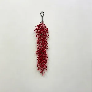 Kunstmatige kerst rode bessen hangende wijnstok voor vakantiedecoratie, 60 cm lengte