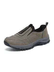 Seitenansicht grauer Herren-Slipper-Wanderschuhe mit strapazierfähiger Gummisohle