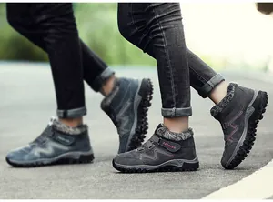 Durable outdoor winter warm snow boots with thick fleece lining for men and women
