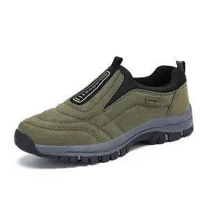 Olivgrüne Outdoor-Walkingsneaker für Herren zum Hineinschlüpfen, ideal zum Wandern