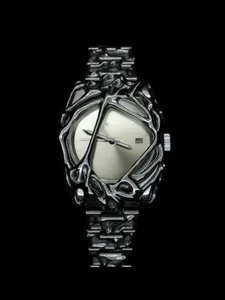 Reloj de aleación de metal fundido vanguardista con diseño irregular único y fecha