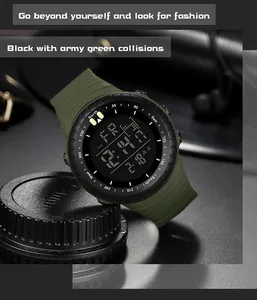 Vue macro d'une montre de sport numérique étanche vert armée avec lunette boussole