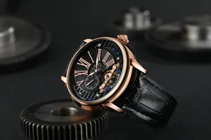 Detailansicht der Forsining Automatikuhr mit Roségoldgehäuse und hohlem Zifferblatt