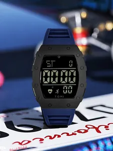 Gros plan sur la montre de sport numérique TOMI pour hommes avec bracelet bleu