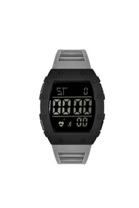 Nahaufnahme einer schwarzen digitalen Sportuhr mit grauem Silikonarmband