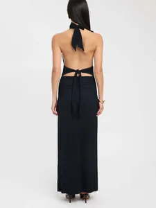 Elegantes schwarzes Neckholder Maxi-Kleid mit rückenfreiem Design und Bindedetail