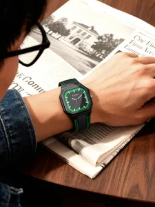 Montre de mode TOMI pour homme avec cadran carré vert et bracelet en silicone noir