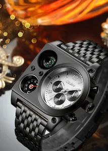 Vue détaillée de la montre à quartz Oulm pour hommes avec boussole et thermomètre
