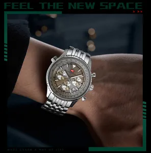 Primer plano del reloj cronógrafo MINI FOCUS para hombre con correa de acero plata