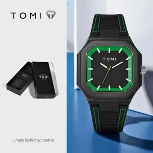 Montre en silicone carrée TOMI avec lunette verte et coffret cadeau, design unisexe créatif.