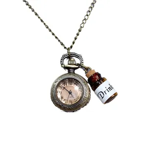 Vintage-Taschenuhr-Halskette aus Bronzelegierung mit kreativem 'Drink'-Flaschenanhänger