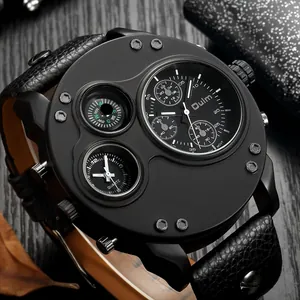 Nahaufnahme der Oulm Herrenuhr mit zwei Zeitzonen und integriertem Kompass.