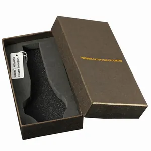 Vue détaillée du coffret cadeau Forsining pour montre avec texture brune et mousse interne