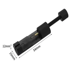 Detailansicht des professionellen schwarzen Uhrenarmband-Kürzers mit 54 mm Längenmaß