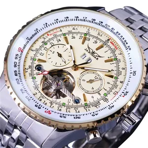 Nahaufnahme der Jaragar Automatik-Mechanikuhr mit Skelett-Zifferblatt und Metallarmband