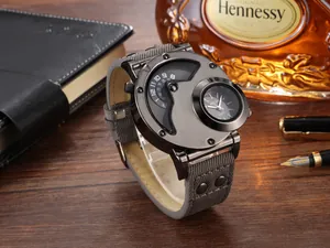 Detalle del reloj deportivo MILER para hombre con esfera doble exclusiva