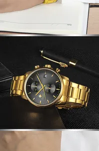 Detailweergave van het premium WWOOR gouden heren quartz chronograaf horloge met zwarte wijzerplaat
