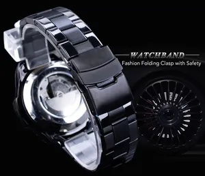 Détail du bracelet de montre en acier inoxydable noir avec fermoir pliant de sécurité
