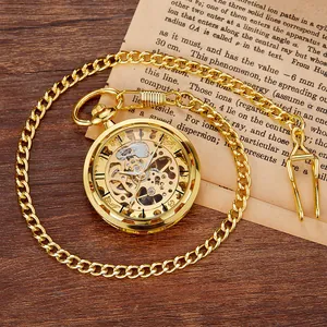 Montre de poche mécanique squelette dorée vintage avec détails précis