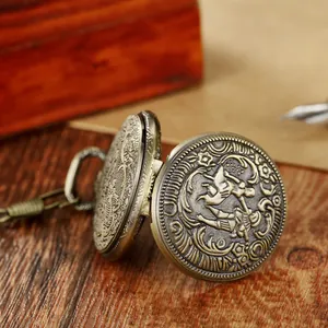 Vintage Bronze Quarztaschenuhr mit geprägtem klassischen Figuren-Design-Anhänger