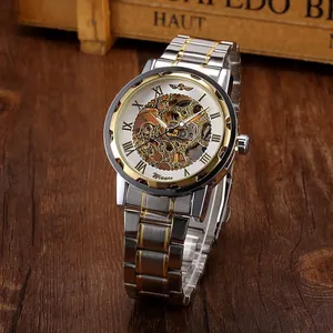 Vista detallada del reloj mecánico WINNER para hombre con correa de acero bicolor oro