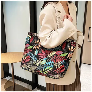 Große Ethno-Stil Canvas-Einkaufstasche mit buntem Blattmuster und Seilgriffen