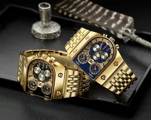 Detalle del reloj dorado Oulm multizona horaria con esfera luminosa grande y acero