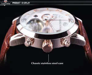 Gros plan sur la montre automatique Forsining avec boîtier en acier inoxydable or rose