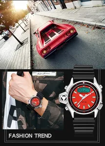 Dettaglio dell'orologio sportivo SANDA con quadrante grande, faccia rossa e cinturino nero.