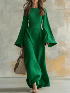 Robe longue verte élégante avec texture plissée et manches cloches stylées pour femme