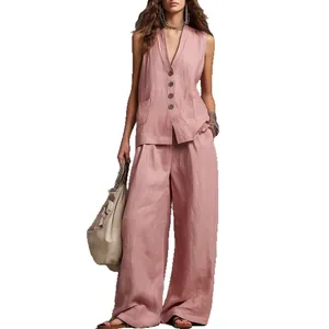 Elegante set estivo in lino composto da un gilet senza maniche con bottoni e pantaloni larghi