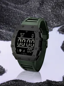 Nahaufnahme der dunkelgrünen TOMI Sport-Digitaluhr mit einer großen LED-Ziffernanzeige.