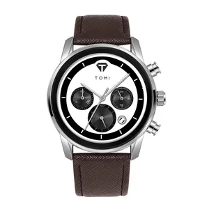 Vue frontale détaillée de la montre à quartz TOMI pour hommes avec bracelet en cuir marron