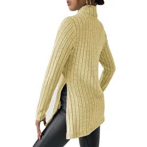 Chic pull col roulé en maille côtelée ajusté avec fentes latérales hautes en couleur beige