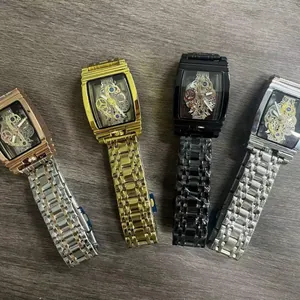 Vue détaillée des montres tonneau squelettes pour hommes en quatre finitions chic
