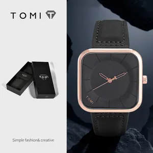 Montre à quartz carrée minimaliste avec cadran noir et boîtier en or rose par TOMI