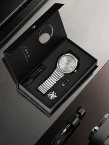 Coffret cadeau montre à quartz argentée TOMI pour homme avec bracelet en métal