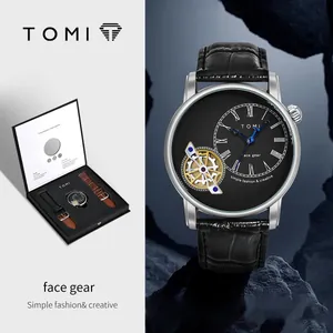 Orologio al quarzo da uomo TOMI face gear con cinturino in pelle nera e set regalo