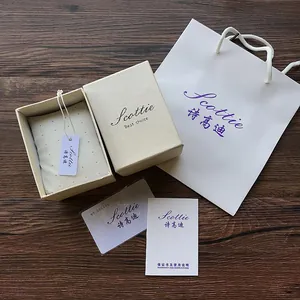 Elegante set scatola regalo per orologio Scottie bianco con borsa e manuale inclusi