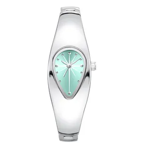 Montre bracelet argentée de style Y2K en forme de goutte avec cadran bleu clair rétro