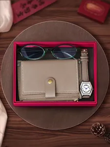 Πολυτελής λεπτομερής άποψη του LUCKYFOX vintage σετ δώρου ρολογιού με το πορτοφόλι
